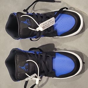 Kids blue/black Air Jordan 1 mid size 4Y